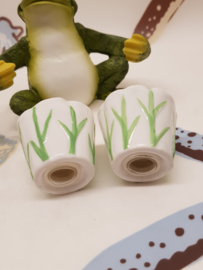 Frosch mit Salz- und Pfefferstreuern