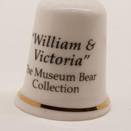 The Museum Bear Collection vingerhoedje