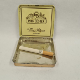 Ritmeester Mini Pikeur met nog 1 sigaret