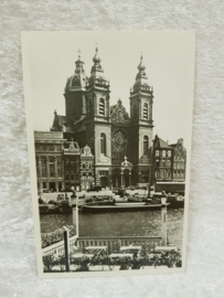 Amsterdam St.Nicolaaskerk ongelopen