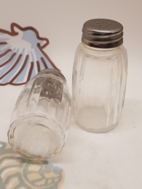 Vintage-Salz- und Pfefferstreuer aus Glas