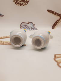 Salz und Pfeffer, 2 bläuliche Hühner