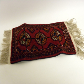 Perzisch tapijtje nieuw met certificaat