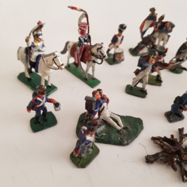 Tin soldiers ± 21 pieces