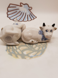 Kleine Porzellankühe, Salz- und Pfefferstreuer