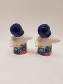 Salt and Pepper Shakers Greeting People from Portugal