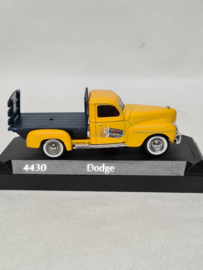 Dodge 4430 Sunlight in vitrine