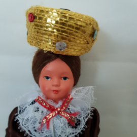 Doll's Trachten klederdracht poppetje 15cm