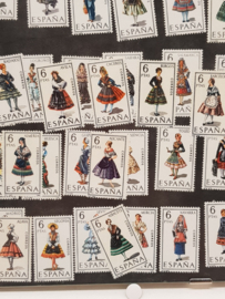 Espana collectie klederdracht postzegels postfris 53stuks