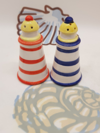 Salz- und Pfefferstreuer in Form von Leuchttürmen