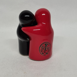 Greeting people salt and pepper shakers