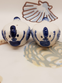 Flache Hühner mögen Salz und Pfeffer