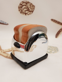 Salz- und Pfeffer-Sandwichmaker mit 2 Brotscheiben