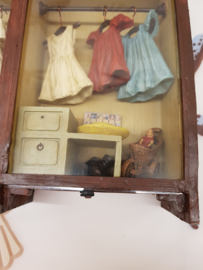 Ot und Sien Kleiderschrank