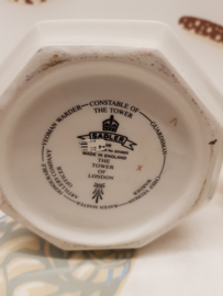 Teekanne Der Tower of London Sadler Porzellan