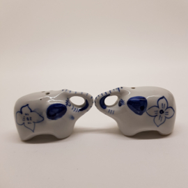 Elephant porcelain pepper and salt bunch