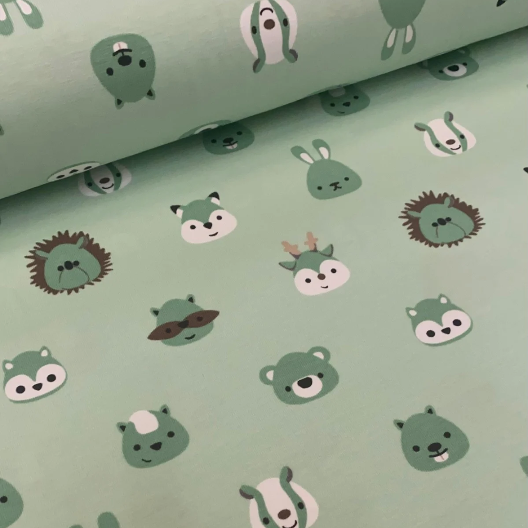 Hele rol voor 10 euro! Mint groen tricot bosvriendjes
