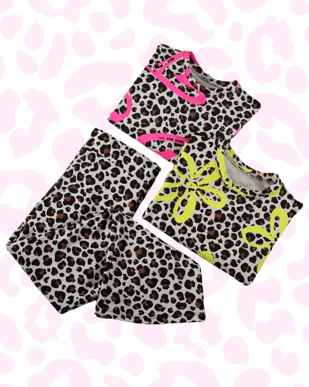 Qjutie French Terry stof Panter met Hart of Bloem neon