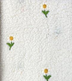 Teddy met geborduurde bloem