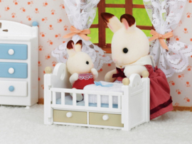 Sylvanian Familes 5017 Set Baby Chocoladekonijn (babybedje)