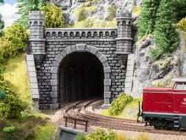 Noch 58270 tunnelportaal