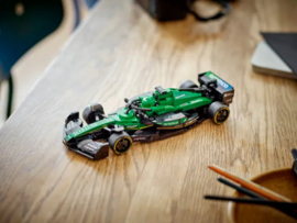 Lego 77245 Aston Martin Aramco F1® AMR24 racewagen