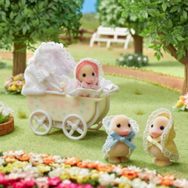 Sylvanian Familes 5601 Schattige eendjes drieling met kinderwagen