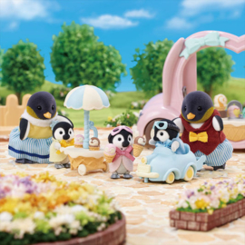 Sylvanian Familes 5695 Penguin Babies Ride ‘n Play