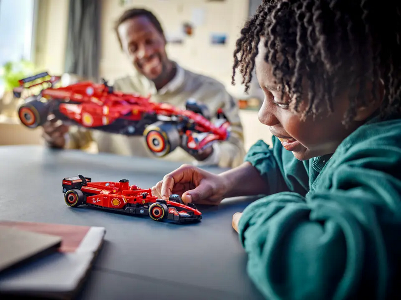 Lego 77242 Ferrari SF-24 F1® racewagen