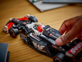 Lego 77250 MoneyGram Haas F1® Team VF-24 racewagen