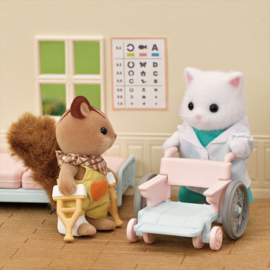 Sylvanian Familes 5705 Village Doctor Startset