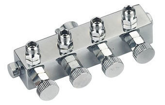 BestModellbau 91114 Spiltter voor 4 Slangen