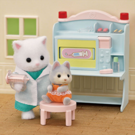 Sylvanian Familes 5705 Village Doctor Startset