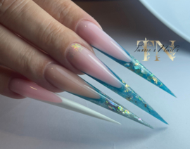 Stiletto (mrt'27) 