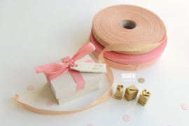 Ring box with tag(s) natural linen & pink bow