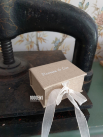 Ring box  sand linen + natural ribbon