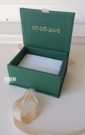 Ring box green linen with vintage ivory ribbon
