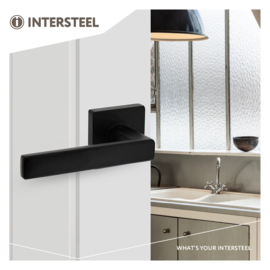 Intersteel Deurkruk Hera op vierkant rozet mat zwart