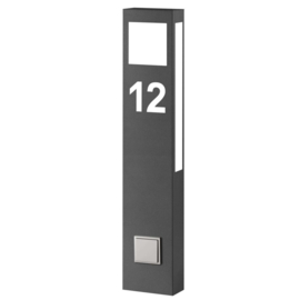 CMD 66/HN/ST Staande Buitenlamp met Huisnummer en Stopcontact (80 cm)