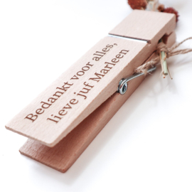 Houten knijper XXL gepersonaliseerd (juffencadeau / meestercadeau kinderdagverblijf)