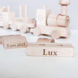 Houten blokkentrein gepersonaliseerd