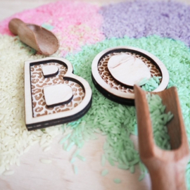 Sensory play vulvorm letter panterprint