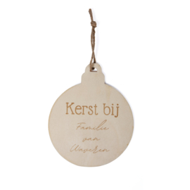 Houten kerstbal gepersonaliseerd