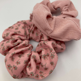 Scrunchie oudroze bloemetjes