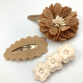 Set haarspeldjes bruin bloemen