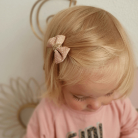 Kleine haarstrik beige met witte stippen