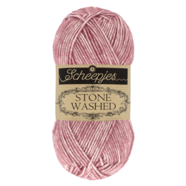 Scheepjes Stone Washed 808 - Corundum Ruby