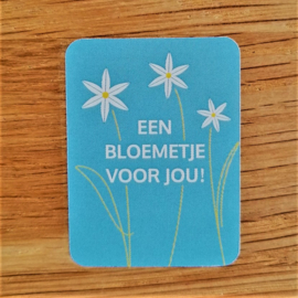 Sticker 4 x 3 cm | Een bloemetje voor jou!