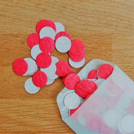 3 gram confettirondjes 2 cm | rood | veldbloemen