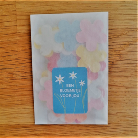 Sticker 4 x 3 cm | Een bloemetje voor jou!
